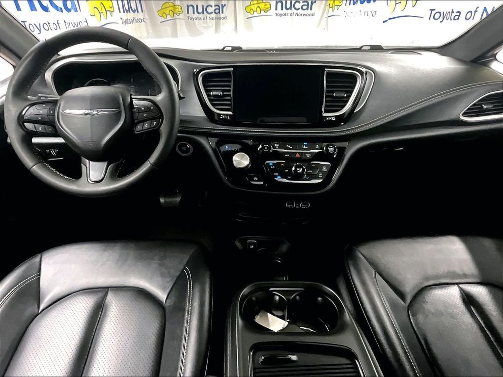 Used 2024 White Chrysler Select S Appearance image 21