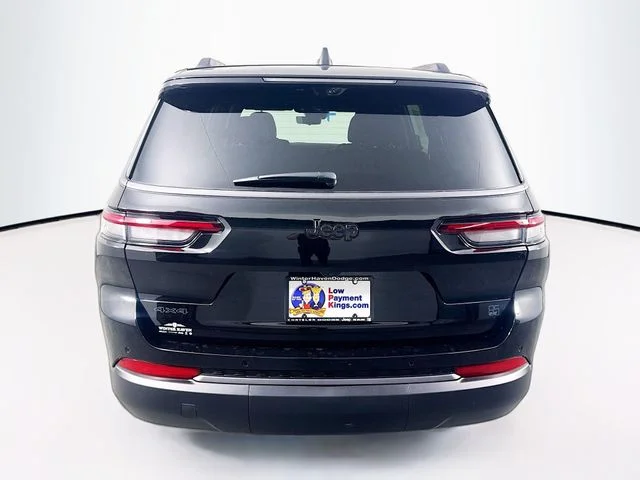 New 2026 Diamond Black Crystal Pearl-Coat Exterior Paint Jeep  image 6