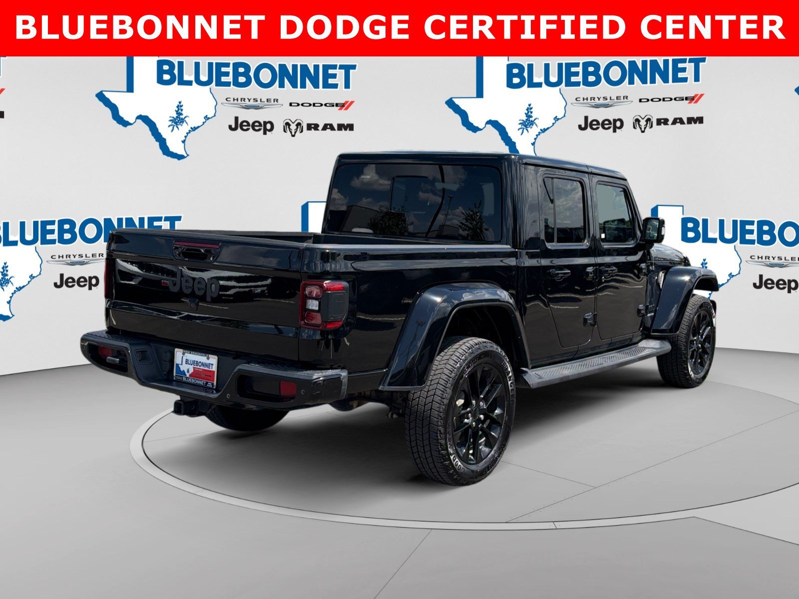 Used 2022 Black Clearcoat Jeep High Altitude image 5