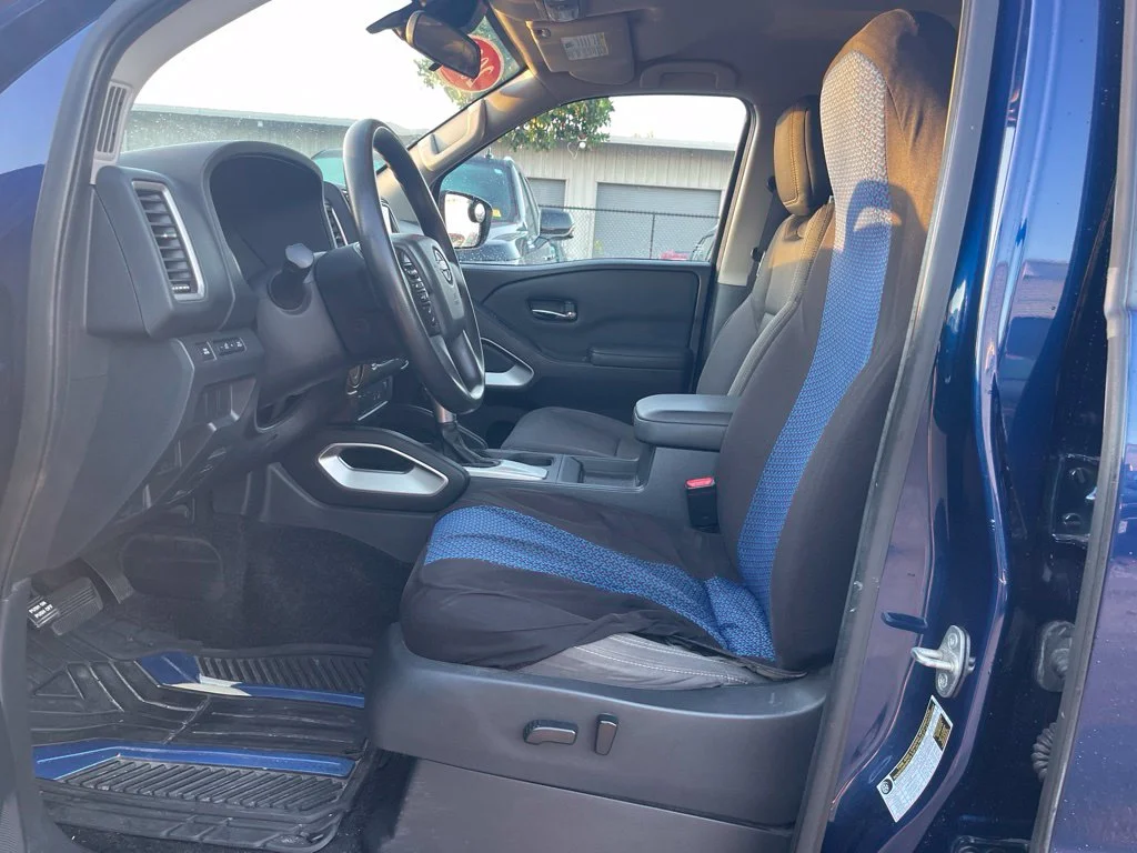 Used 2022 Blue Nissan SV image 5