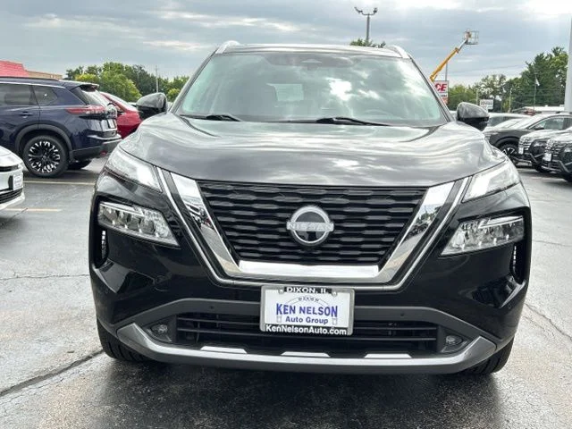 Used 2022 Black Nissan SL image 14