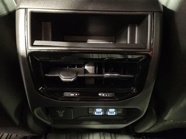 Used 2023 White Jeep Altitude image 21