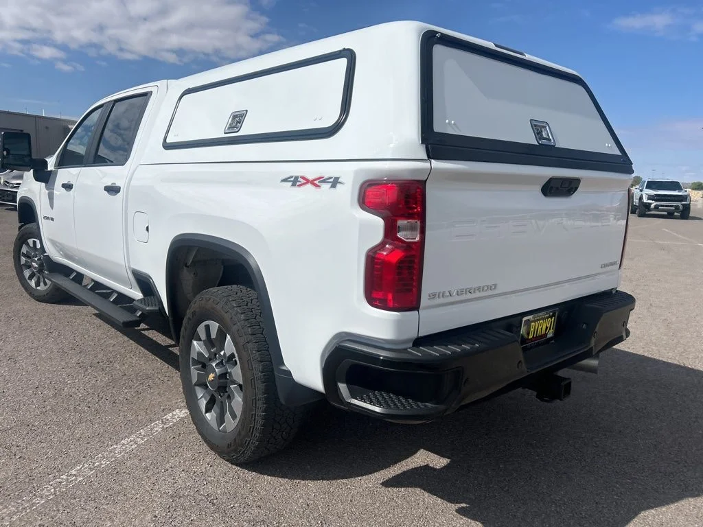 Used 2025 White Chevrolet Custom image 7