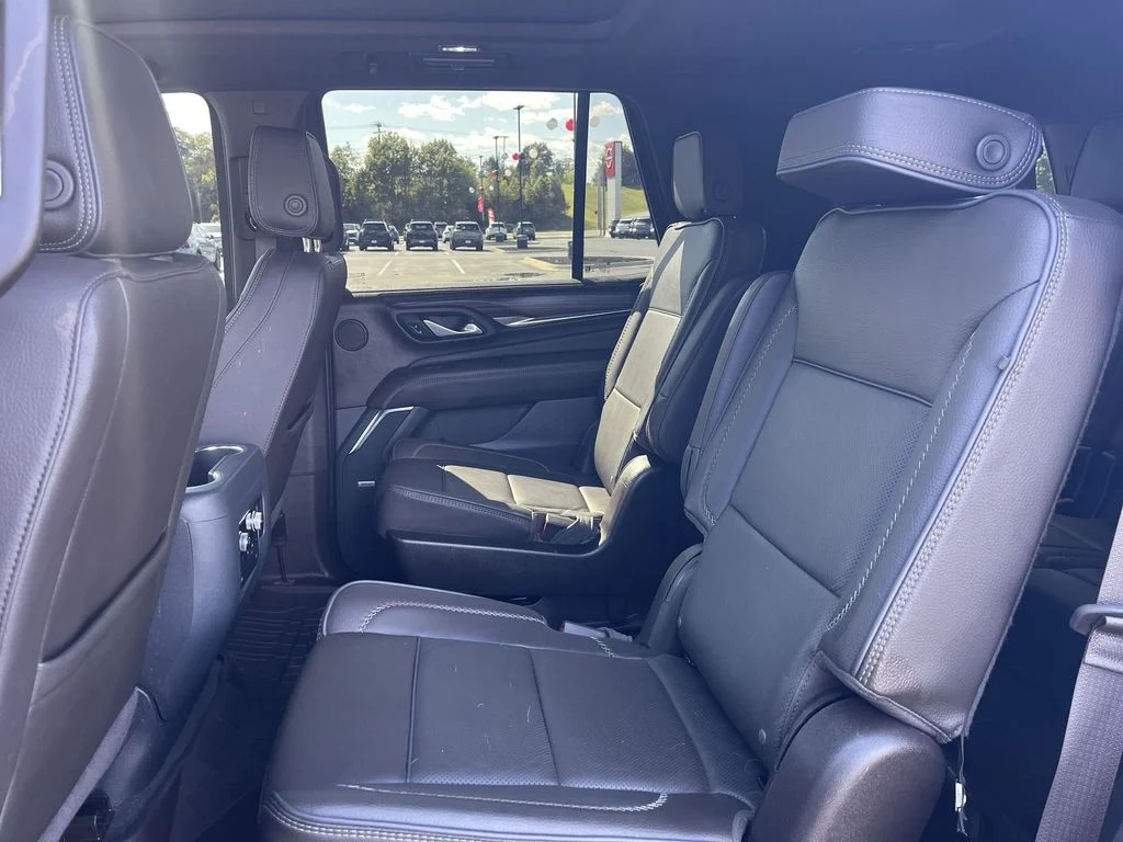 Used 2024 White GMC Denali image 23
