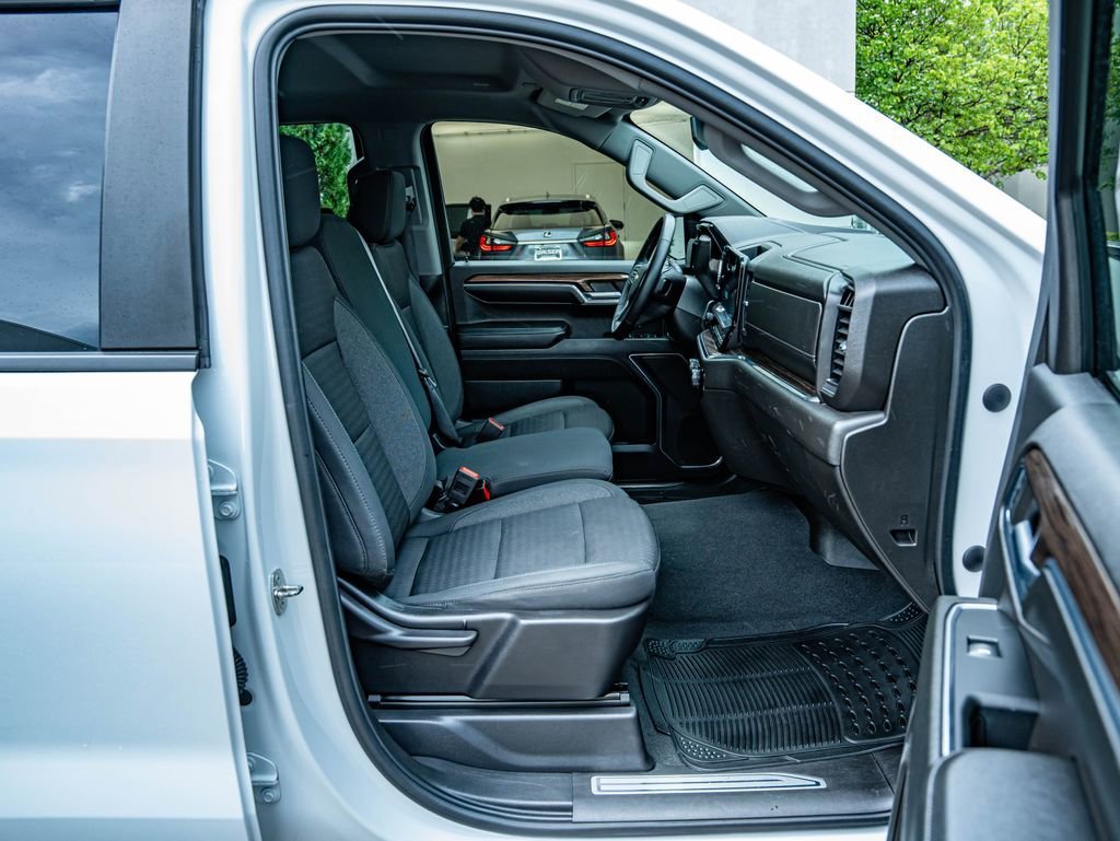 Used 2023 Summit White Chevrolet LT image 34