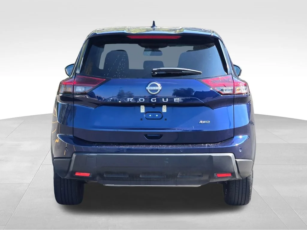 Used 2025 Blue Nissan SV image 4