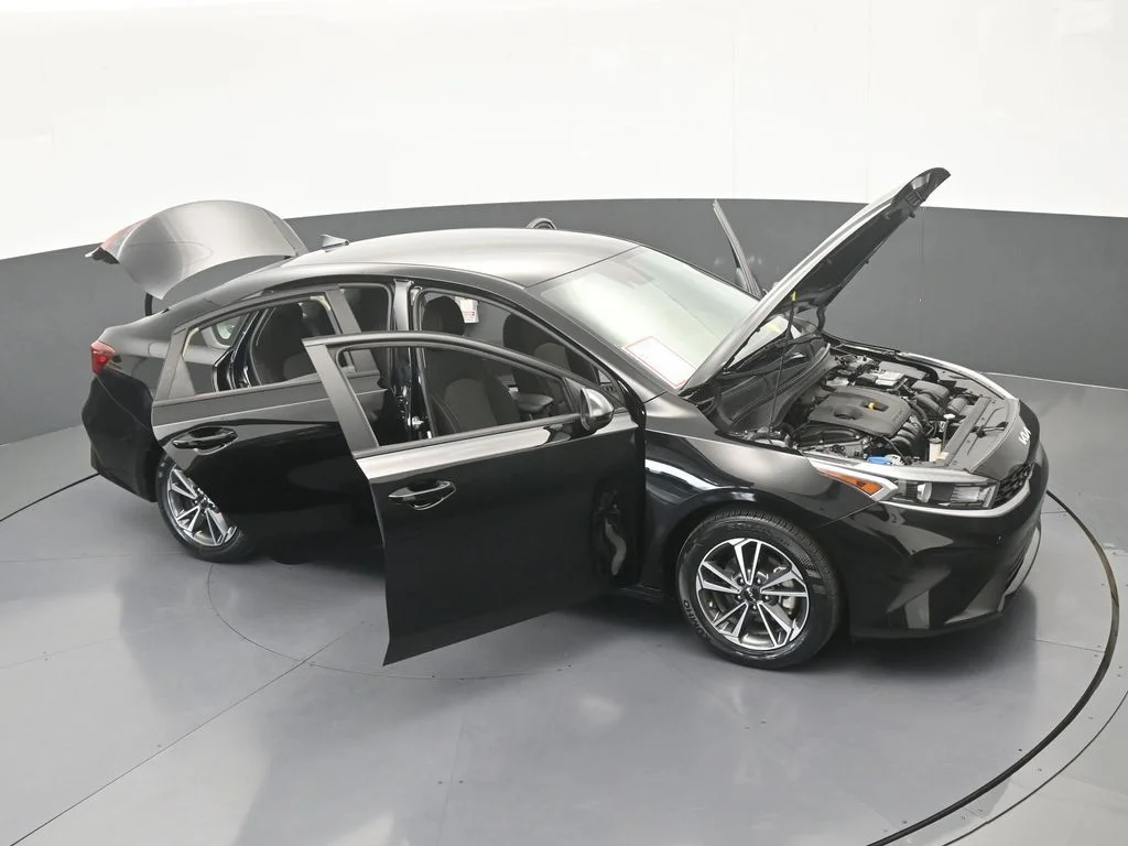 Used 2023 Aurora Black Pearl Kia LXS image 65