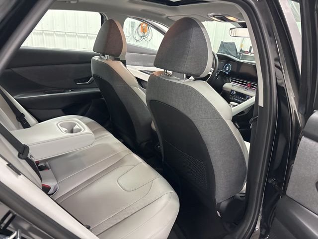 2024 Hyundai Elantra Limited - Photo 30