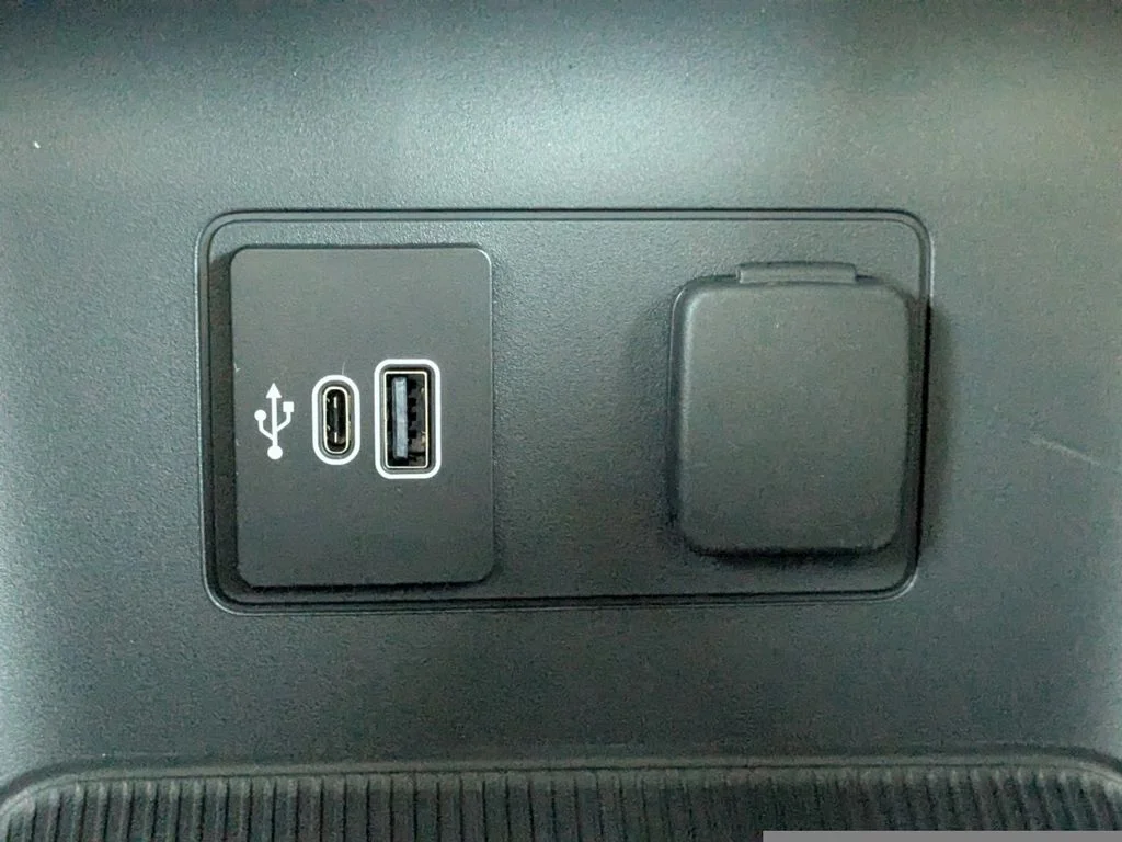 New 2026 Vapor Blue Metallic Ford Active image 26