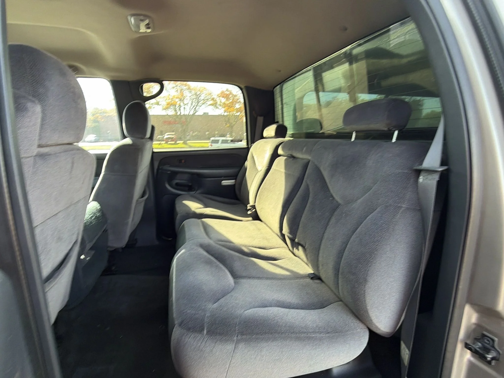 Used 2002 Gold GMC SLE image 27