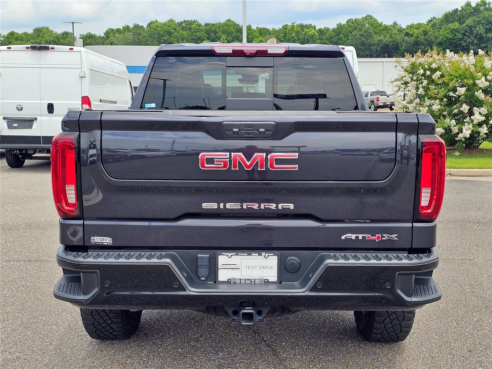 2024 GMC Sierra 1500 AT4X - Photo 12