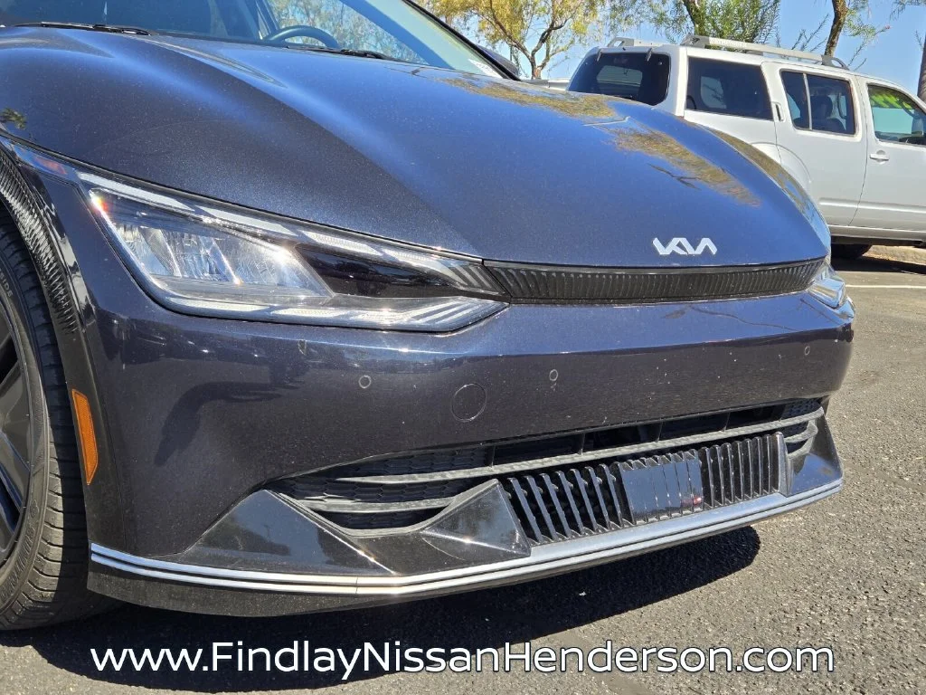 Used 2022 Blue Kia Wind image 8