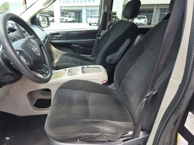 Used 2016 Gray Dodge SXT image 9