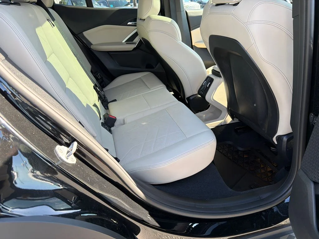 Used 2025 Black BMW xDrive28i image 15