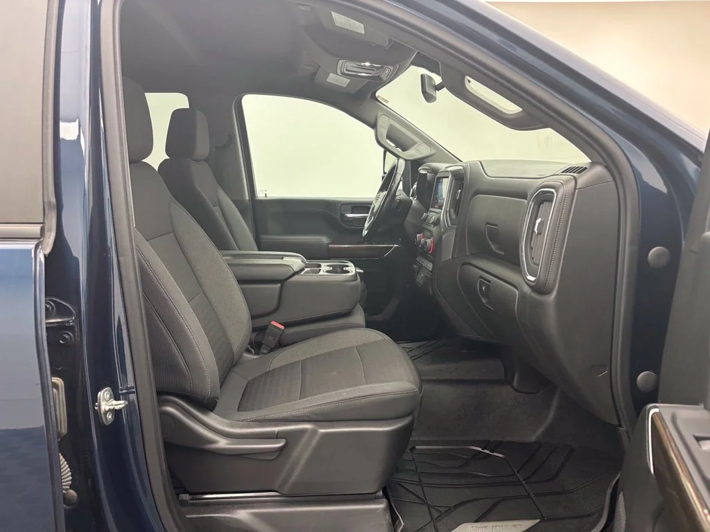 Used 2022 Blue Chevrolet LT image 31