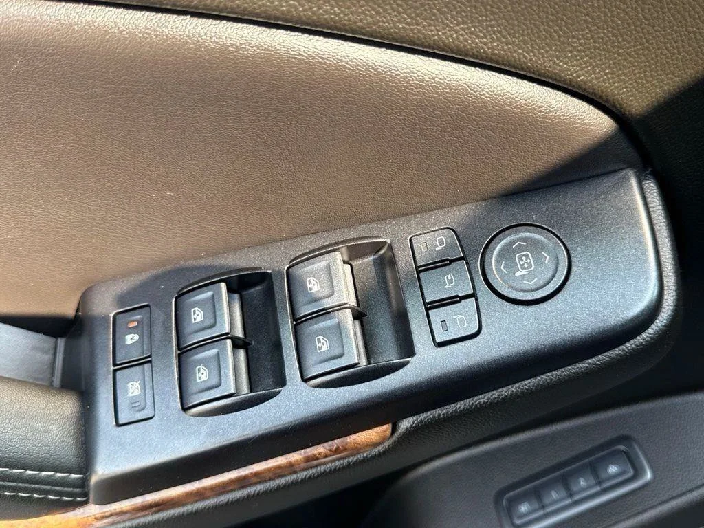 Used 2019 Black Chevrolet Premier image 14