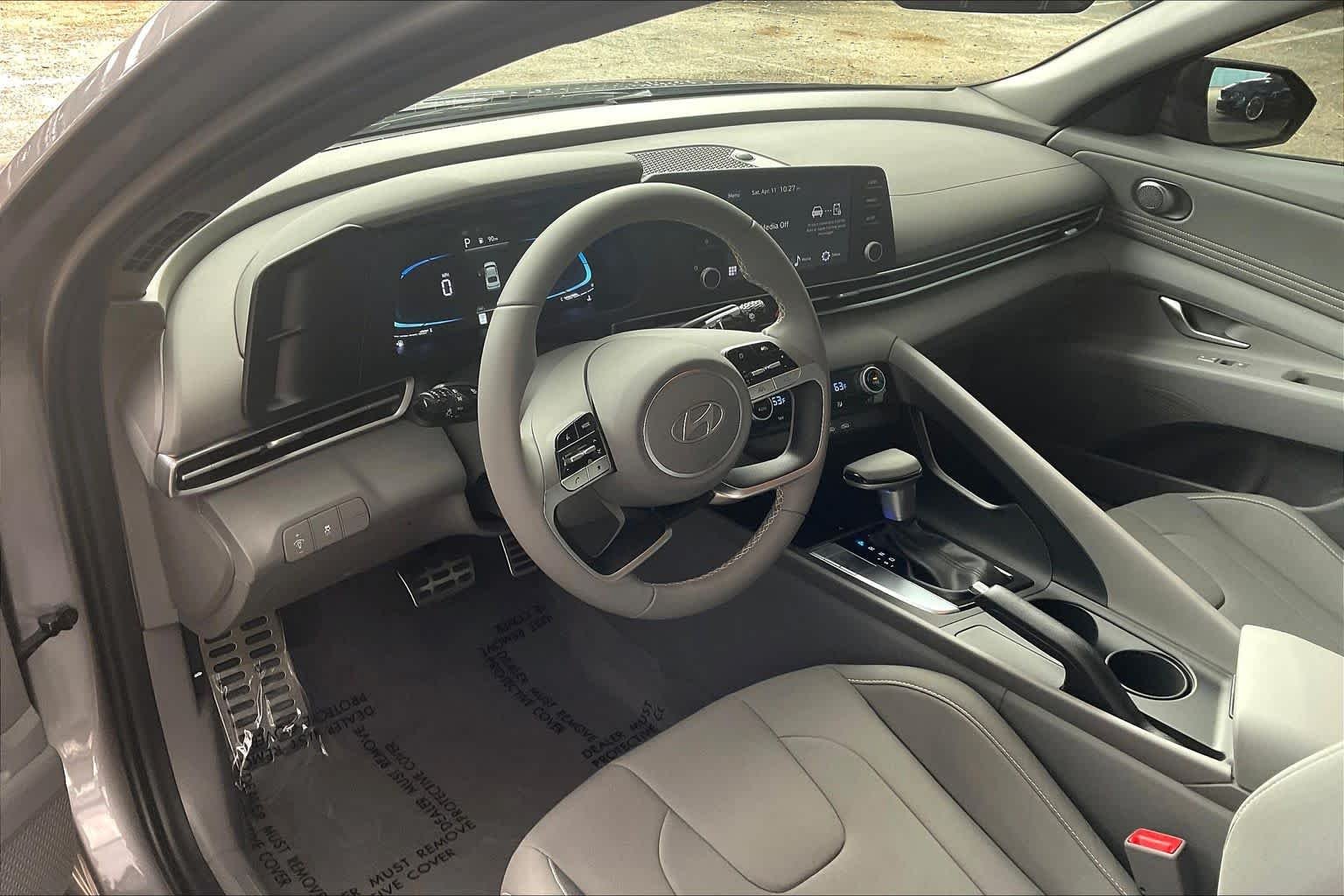 Certified Used 2025 Fluid Metal Hyundai SEL Sport image 18