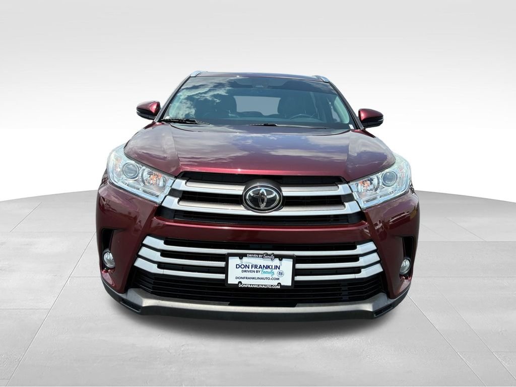 Used 2019 Red Toyota XLE image 6