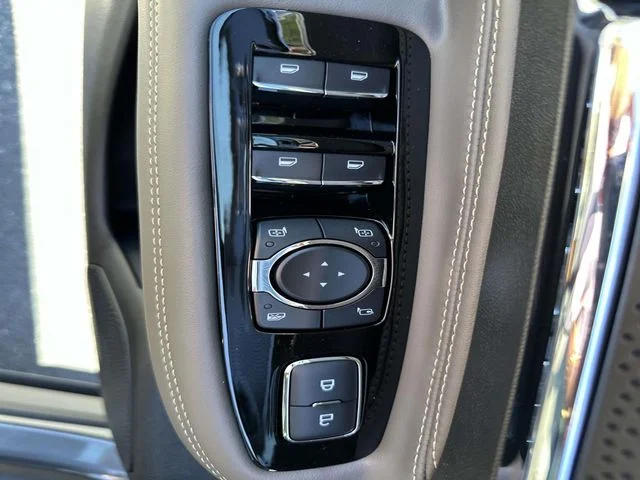 2026 Lincoln Corsair Premiere - Photo 18