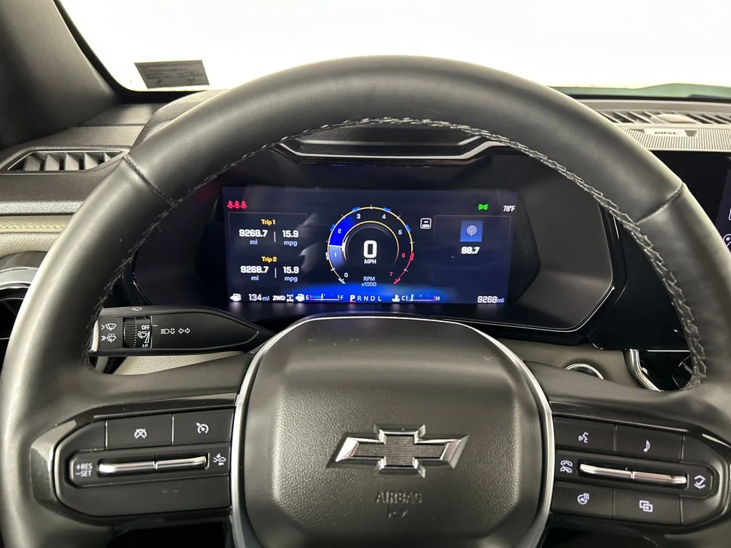 Used 2025 Blue Chevrolet ZR2 image 14