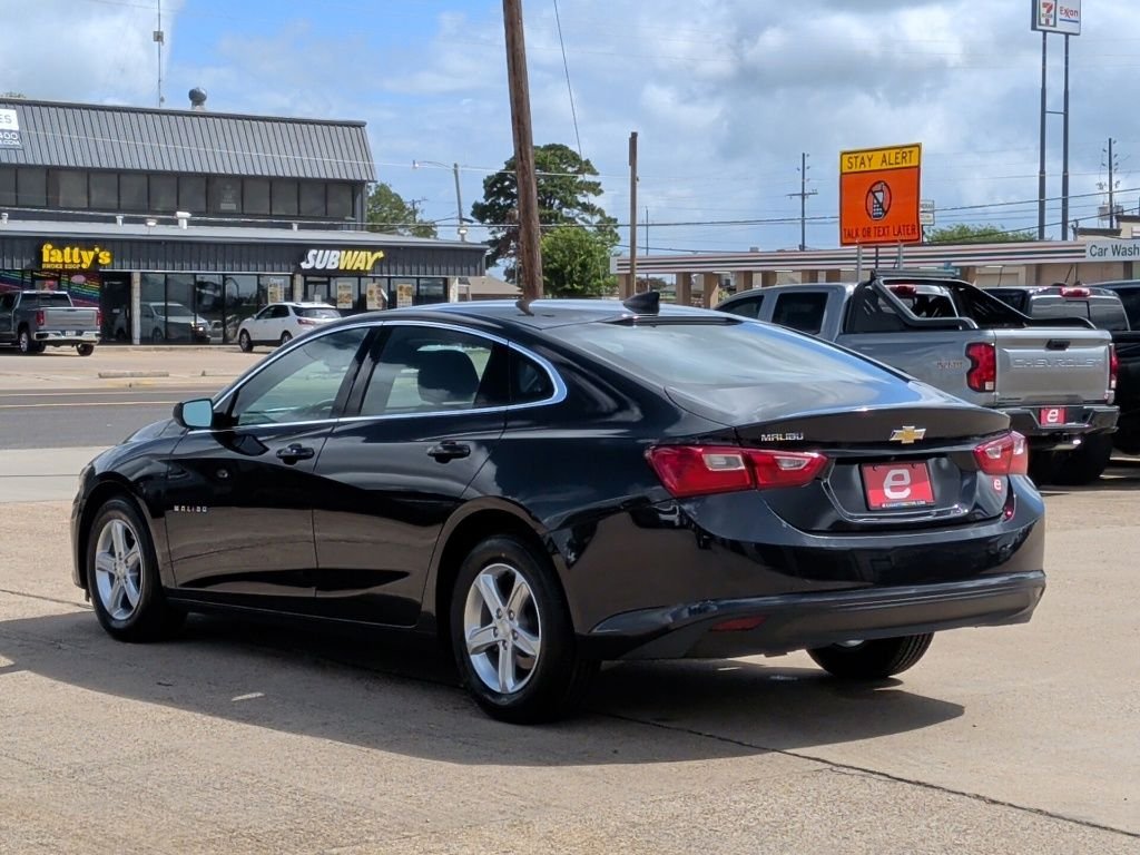 Used 2022 Gray Chevrolet LS image 6