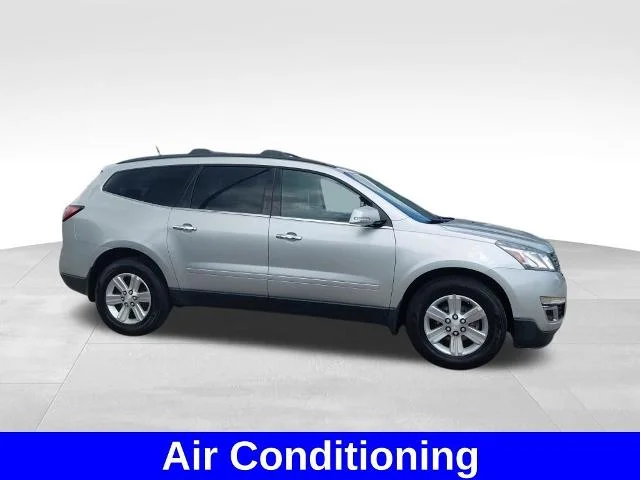 Used 2014 Silver Ice Metallic Chevrolet  image 8