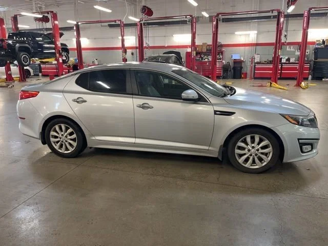 Used 2014 Bright Silver Kia EX image 4