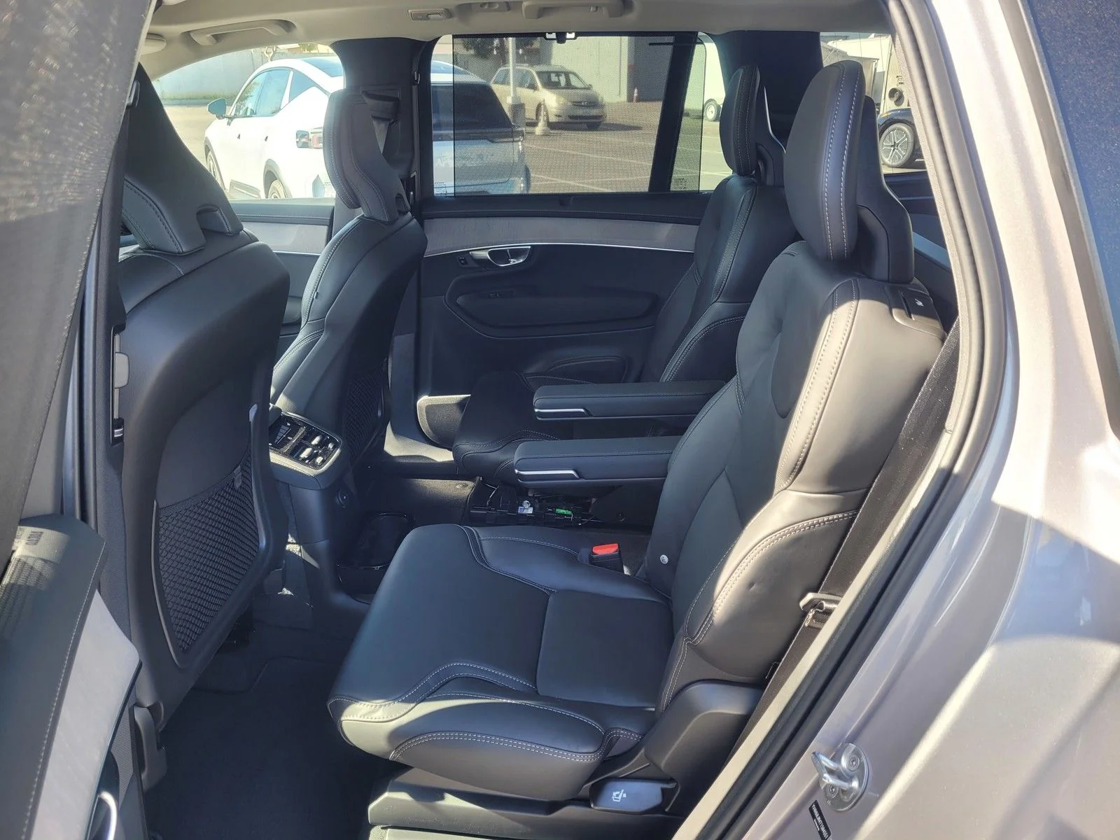 New 2026 Blue Volvo T8 Ultra image 10