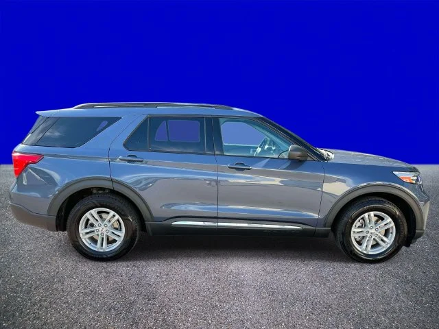 Used 2021 Blue Metallic Ford XLT image 2