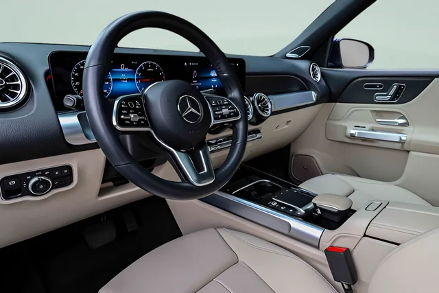 Used 2023 Blue Mercedes-Benz GLB 250 image 7
