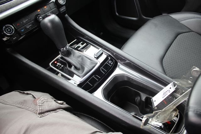 Used 2024 White Jeep Latitude image 10