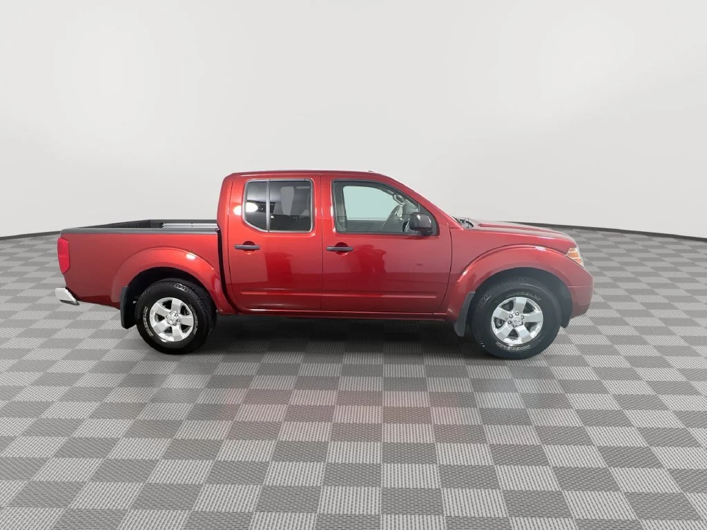Used 2012 Red Nissan SV image 5