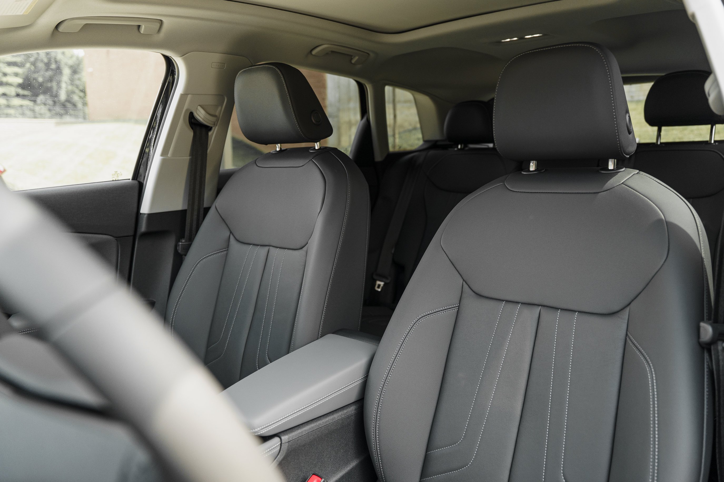 New 2026 MYTHOS BLACK Audi S line image 19