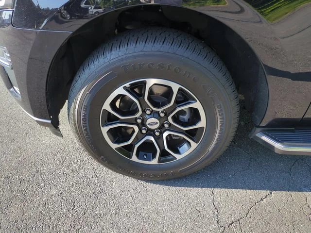 Used 2022 Black Ford XLT image 10