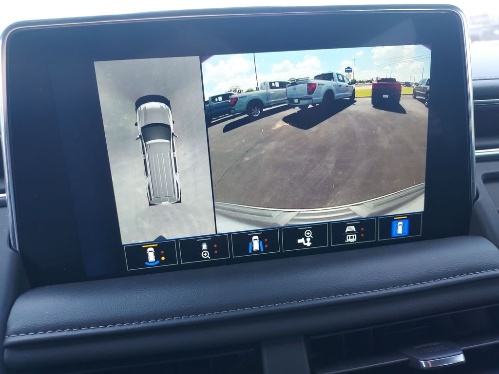 Used 2023 Gray Chevrolet Z71 image 22