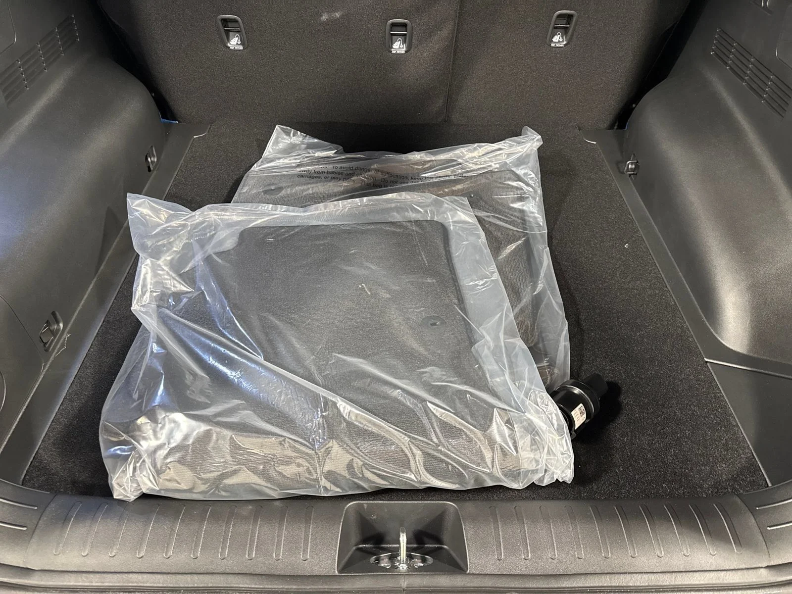 New 2026 Gray Metallic Kia Wind image 24
