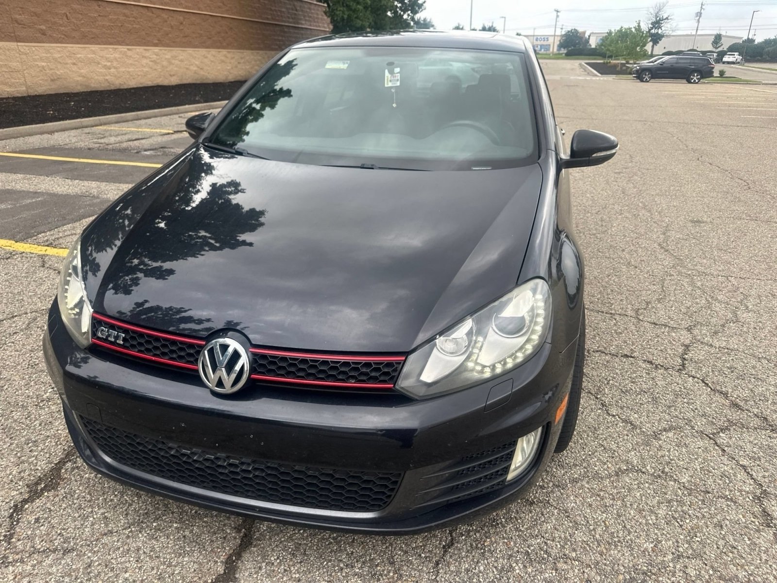 Used 2014 Deep Black Pearl Volkswagen Driver