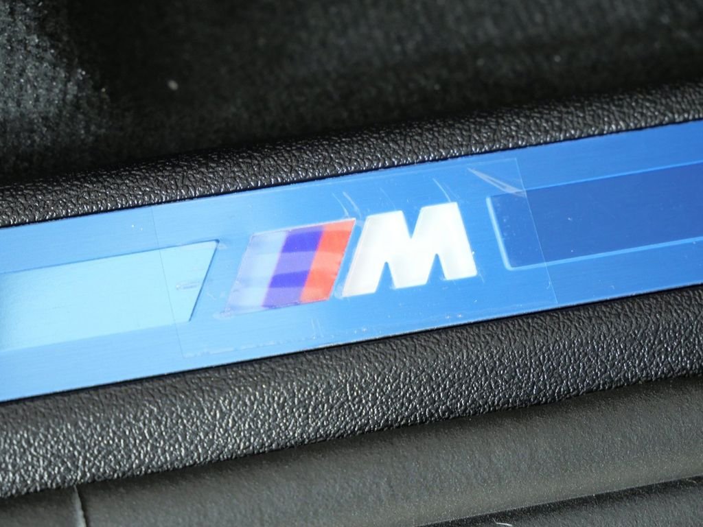 New 2026 Tanzanite Blue II Metallic BMW xDrive50e image 23