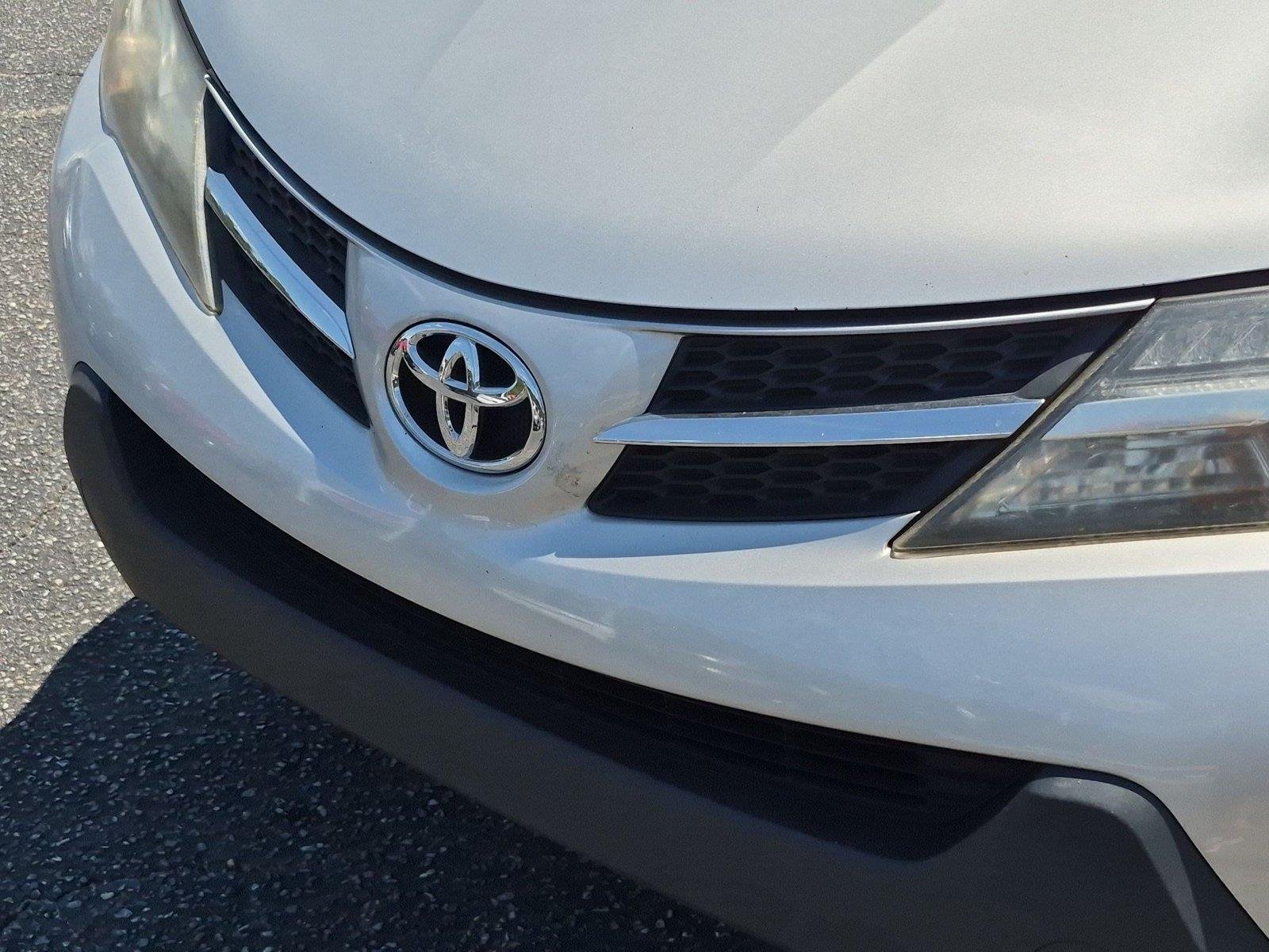 Used 2015 Classic Silver Metallic Toyota Limited image 14