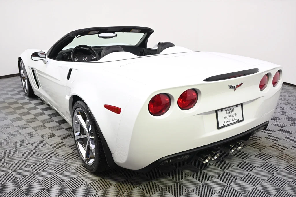 Used 2011 ARCTIC WHITE Chevrolet Z16 Grand Sport w/3LT image 12