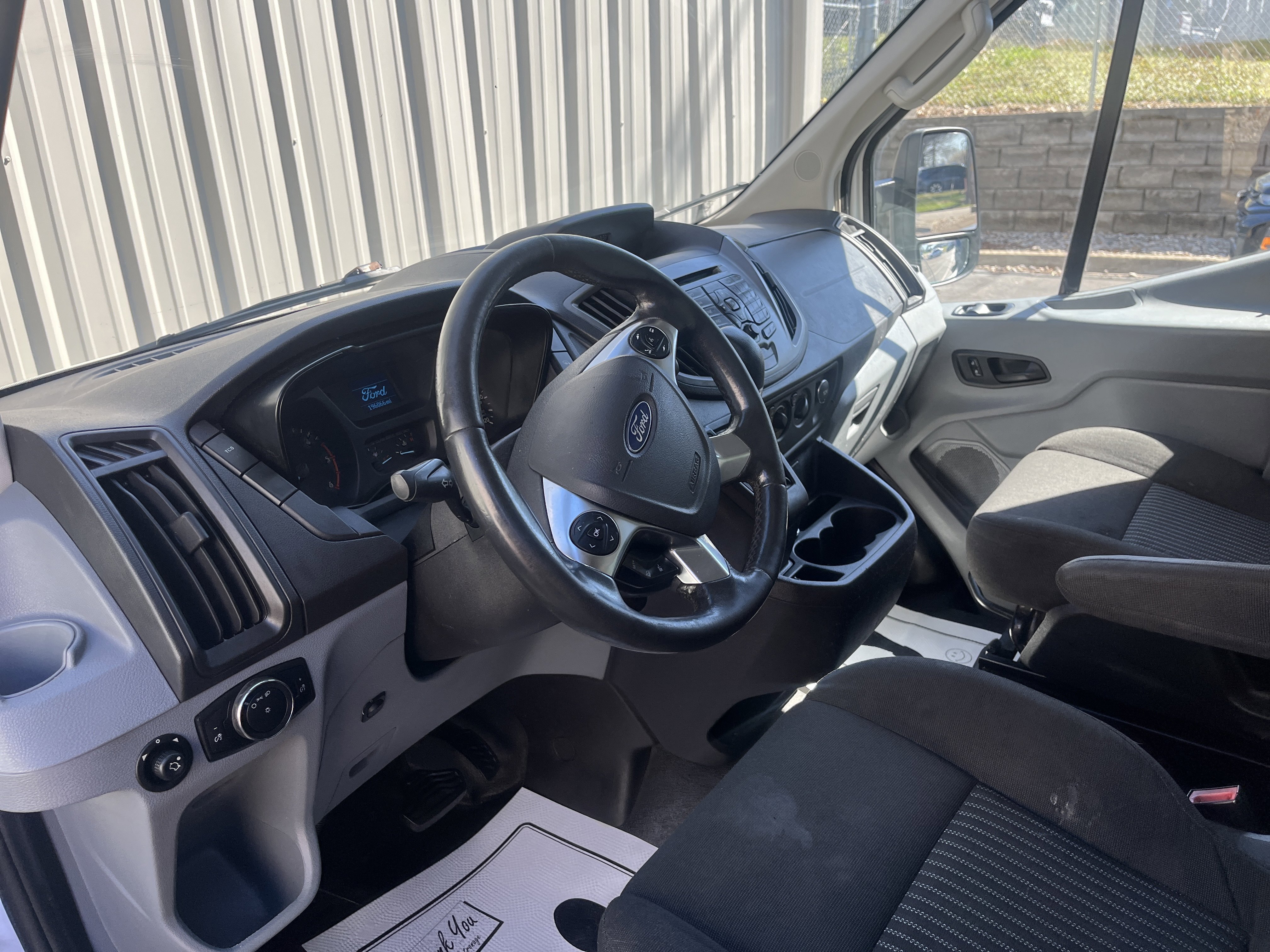 Used 2016  Ford T350HD image 10