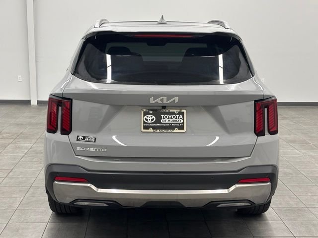 Used 2025 Gray Kia SX image 3