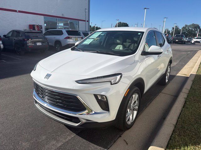 Used 2024 White Buick Preferred image 3