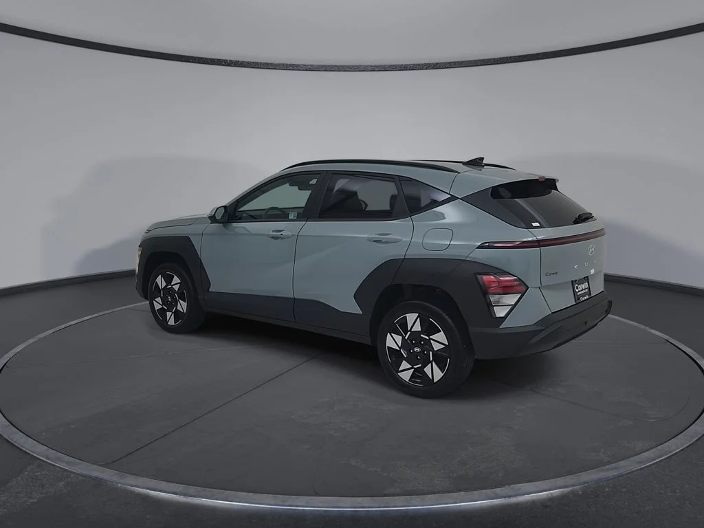 Used 2025 Green Hyundai SEL image 12