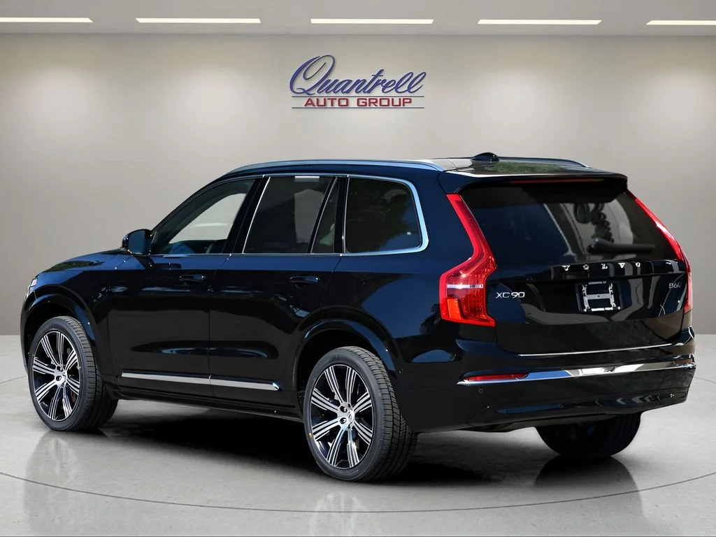 Used 2023 Onyx Black Metallic Volvo Ultimate image 6