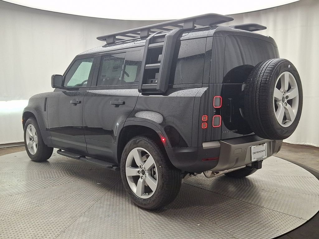 New 2026 Santorini Black Land Rover S image 4