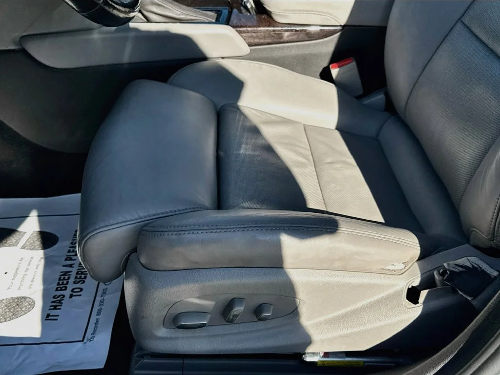 Used 2013 Silver Cadillac Premium image 23