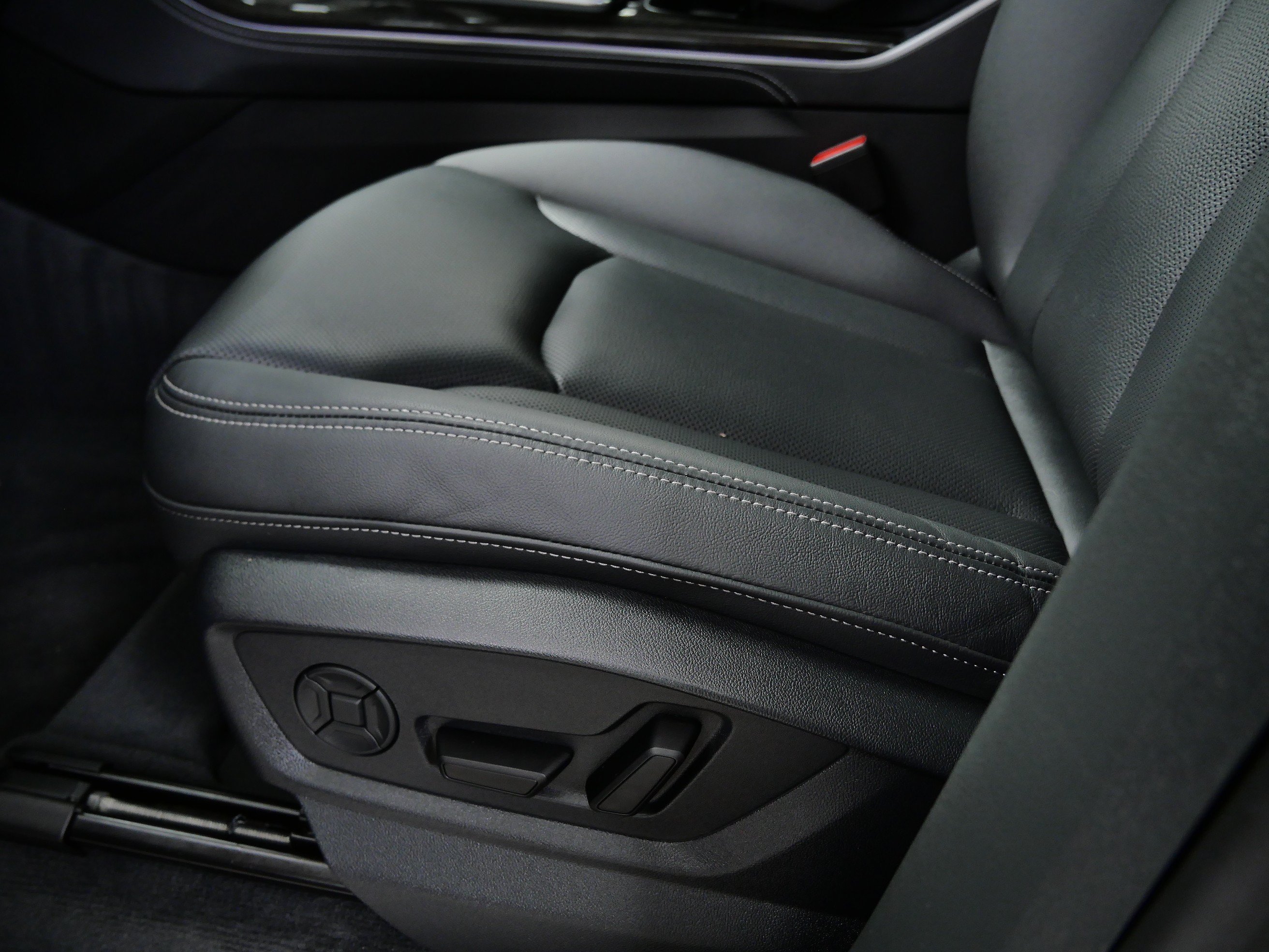 Used 2025 Samurai Gray Metallic Audi Premium Plus image 18