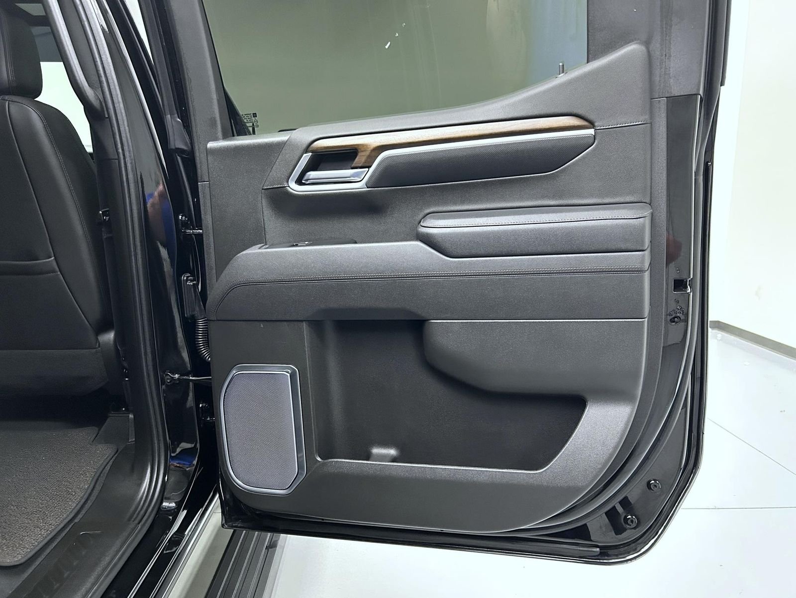 2026 Chevrolet Silverado 1500 High Country - Photo 17