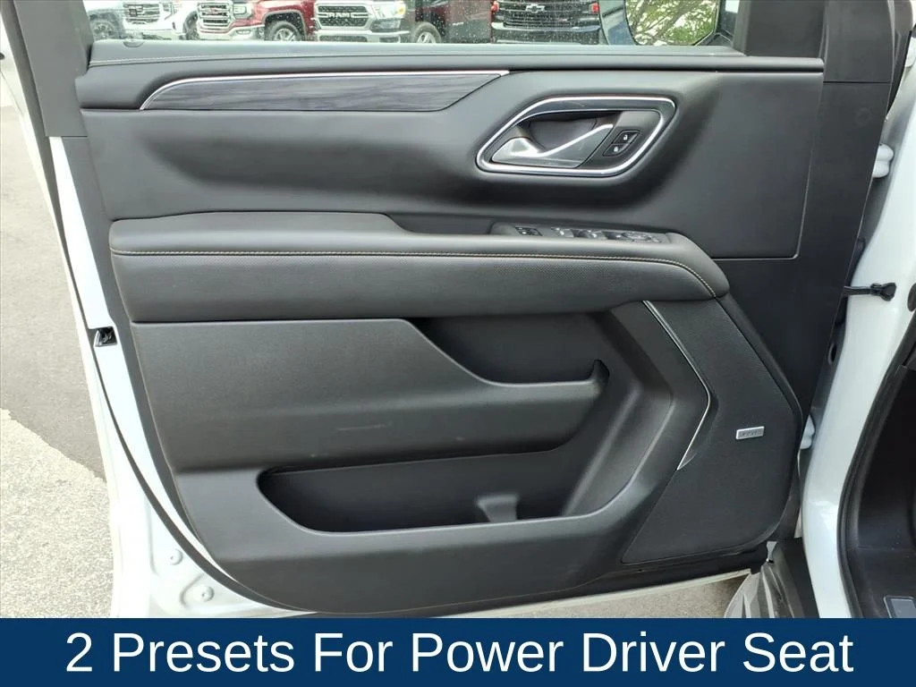 Used 2023 White GMC SLT image 23